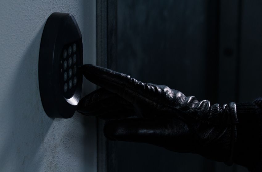 Central de Alarme Monitorada × Não Monitorada