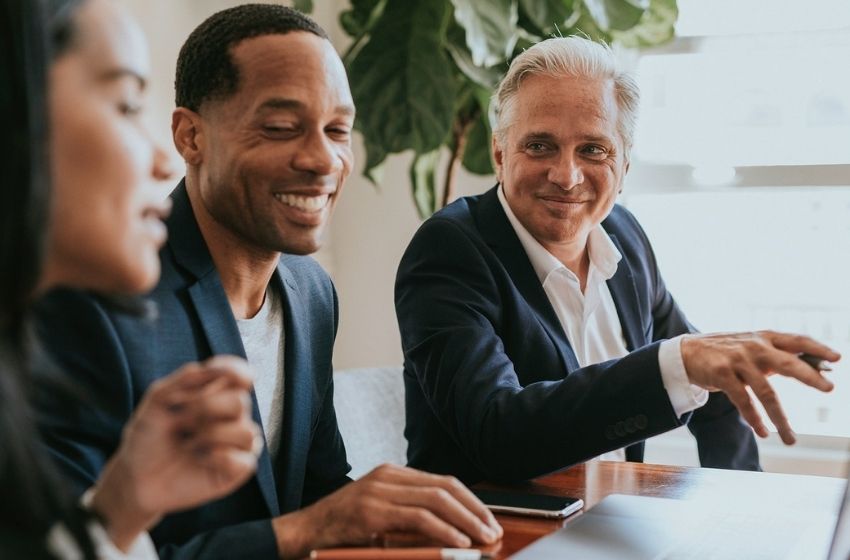 Desemprego depois dos 40: como lidar com a discriminação de idade.