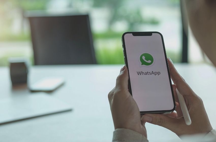 Divulgar conversa de WhatsApp sem autorização gera dever de indenizar, diz STJ.