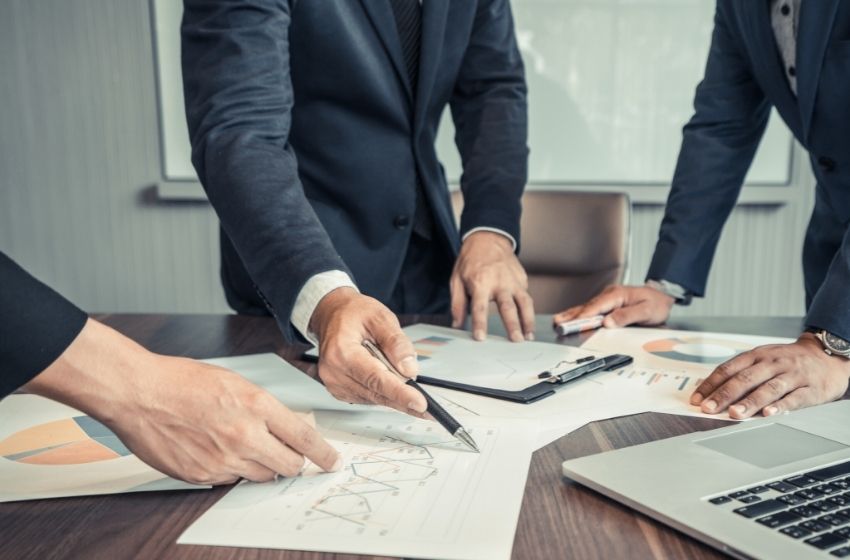 Moradores podem ajudar a administrar e fiscalizar contas do condomínio.