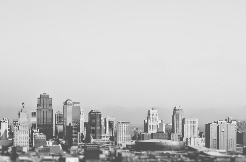 Mulher morre eletrocutada em guarita de condomínio de Rio Claro.