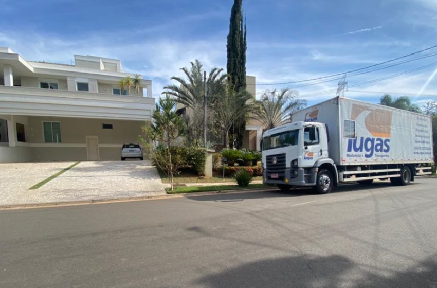 Invasões de condomínios: segurança ao contratar prestadores de serviços.